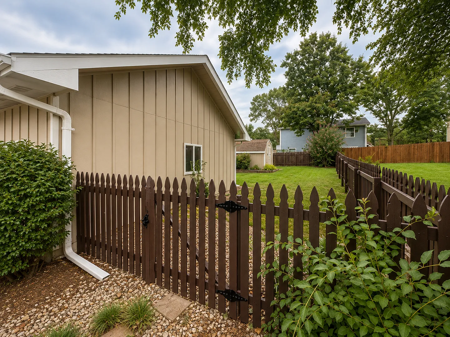 Spacious 4-Bedroom, 3-Bath Home with Huge Garage & Built-In Storm Shelter! — Photo 2