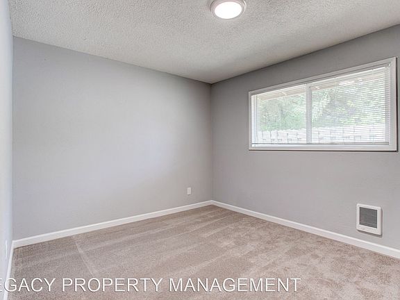 3rd image of 3972 SE 174th Ave #10574779