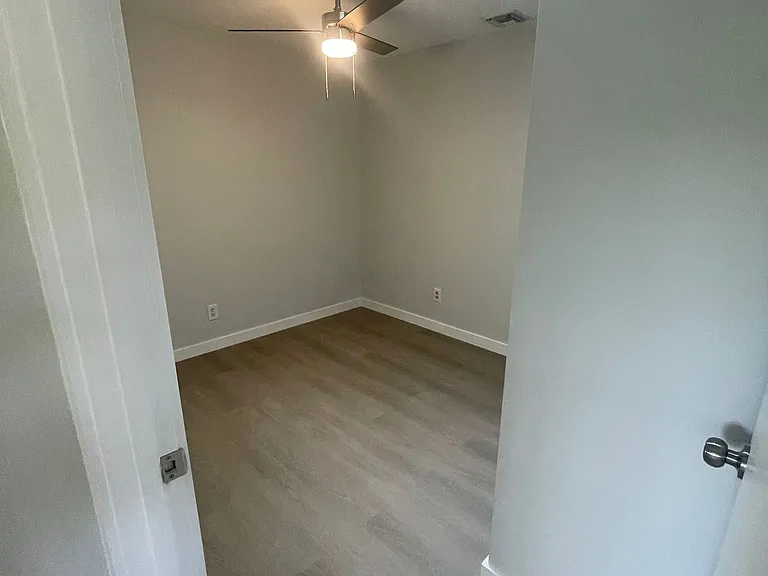 2546 Granada Ave #B — Photo 15