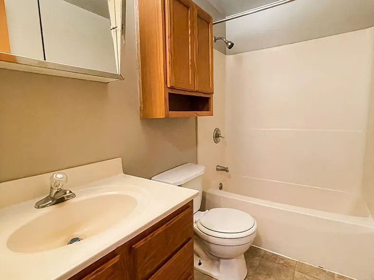 408 S Walnut St #2 — Photo 5