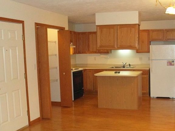 3rd image of 403 E 1st St #1