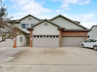 2966 Kentville Dr, Sun Prairie, WI 53590
