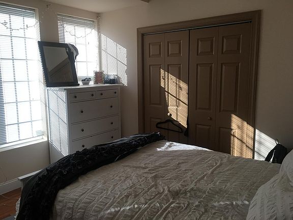 5th image of 919 Ridge Ave APT C