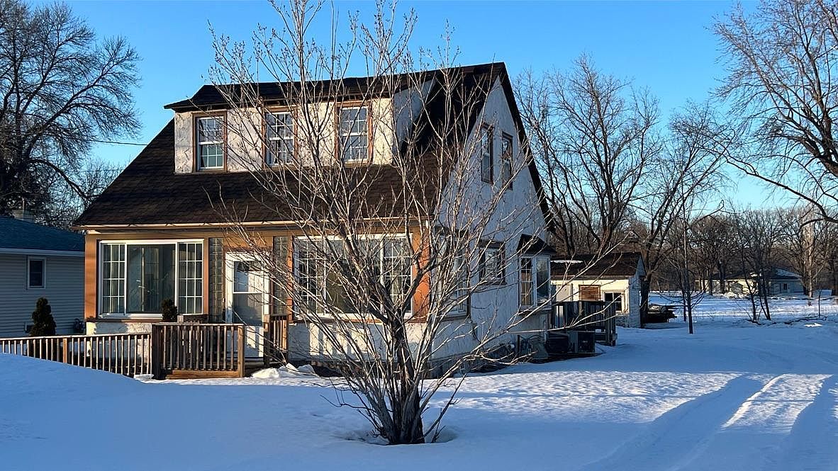 421 1st St SE, Avon, MN 56310 Zillow