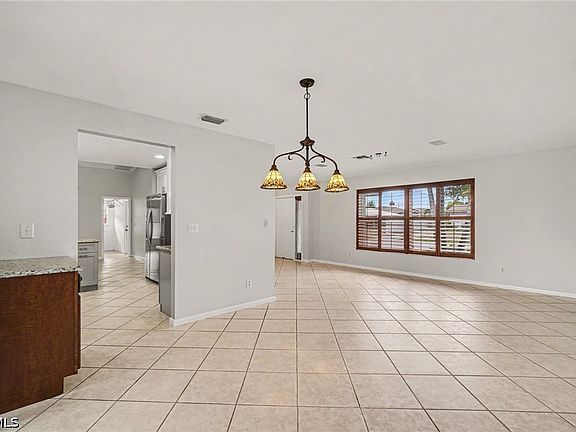 5th image of 4437 SE 10th Ave