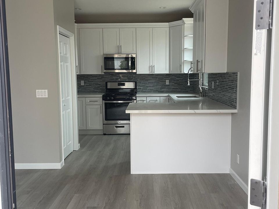 1st image of 2003 Woodlawn Dr #1