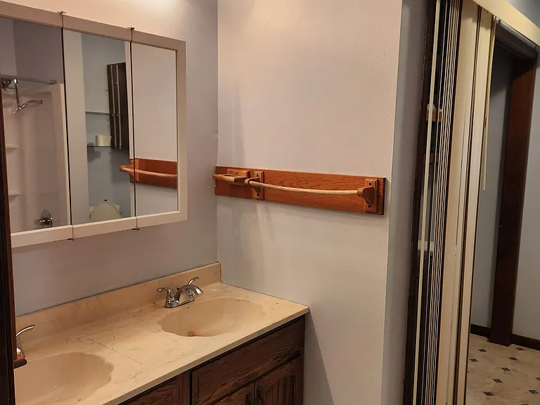 Upstairs bathroom and laundry area