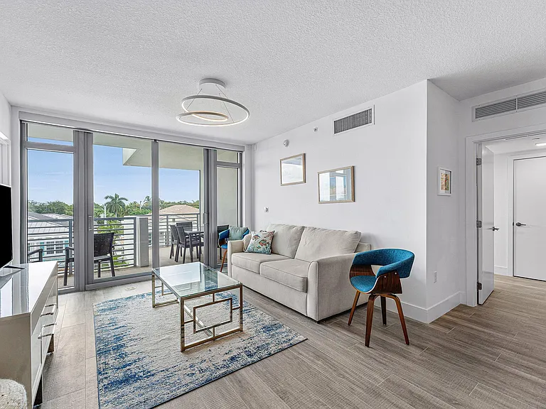 111 SE 1st Ave #406 — Photo 10