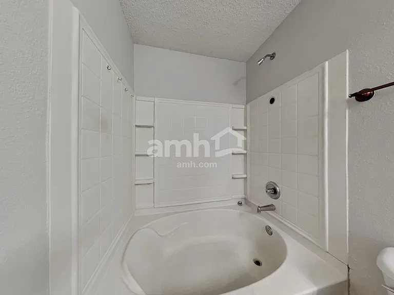 2120 Bridlewood Dr — Photo 15