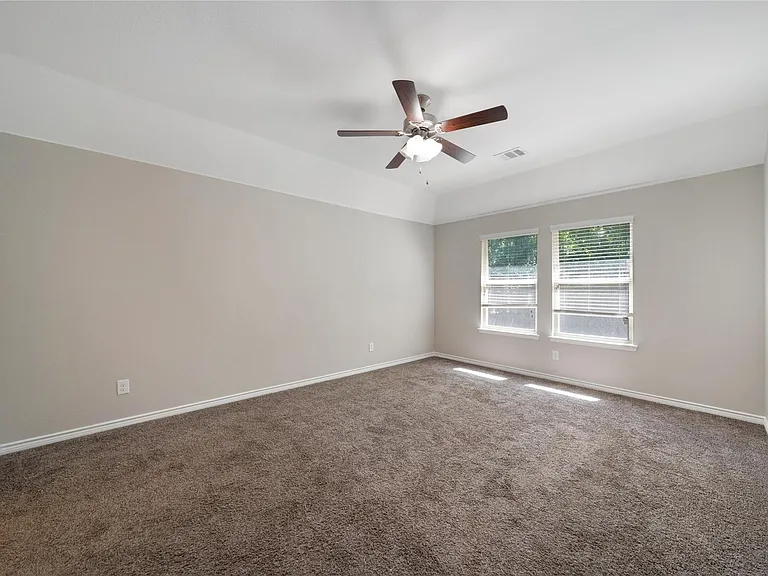 2920 Colorado Dr — Photo 7