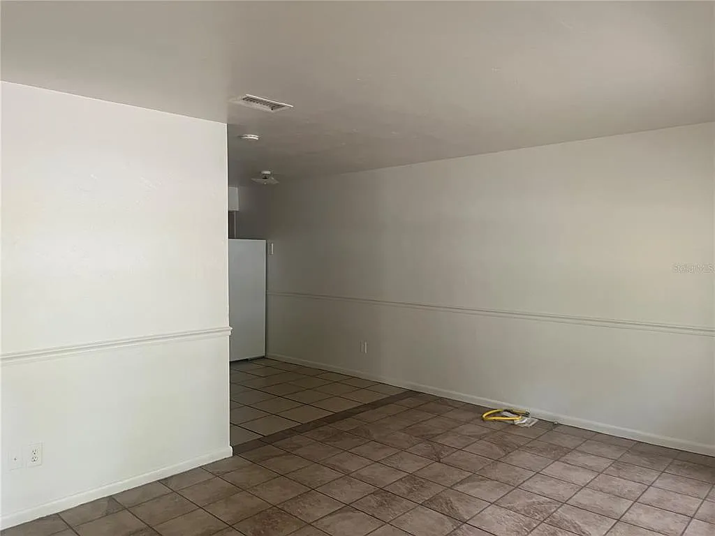 2 bed, 1.0 bath, 900 sqft, $1,200 — Photo 4