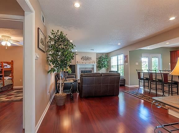 4th image of 1500 W Esplanade Ave APT 46E