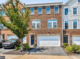 26033 Huntwick Glen Sq, Aldie, VA 20105