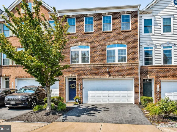 26033 Huntwick Glen Sq, Aldie, VA 20105