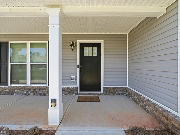 4th image of 381 Riley Cir NW