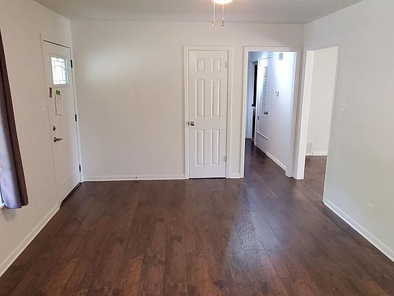 Entry/Den