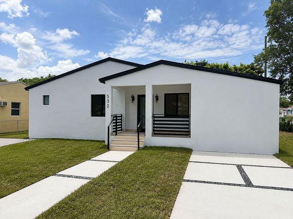 532 SW 44th Ave