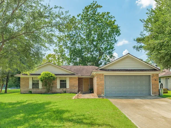 121 Bougainvillea St, Lake Jackson, TX 77566
