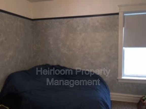 3rd image of 316 E 6th St #316