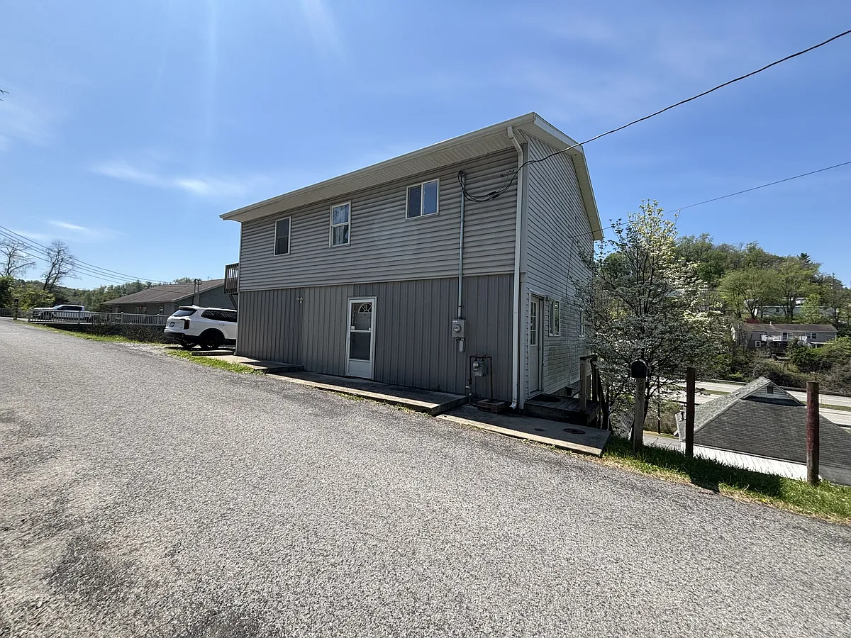 Building Photo - 941 Vista Ln