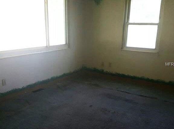 4th image of 701 22nd Ave W
