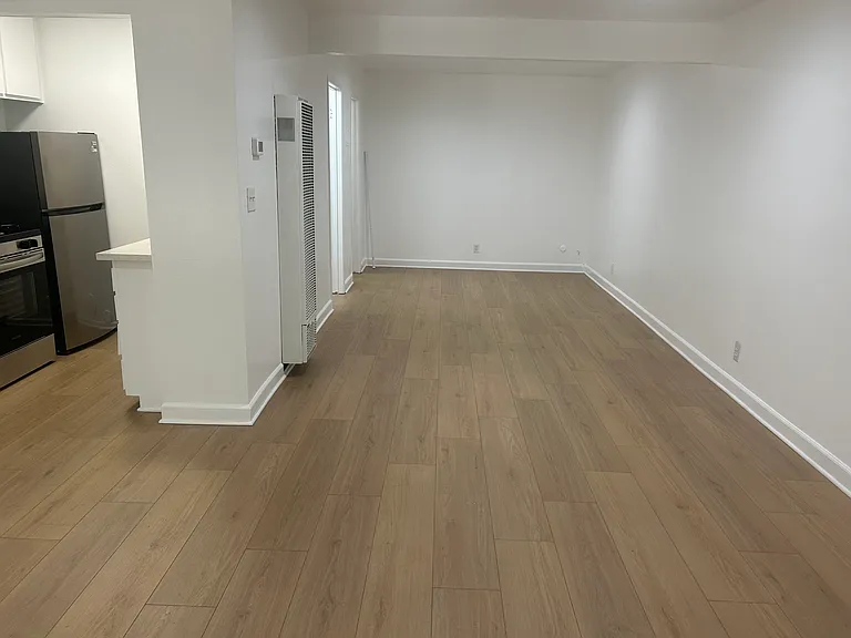 4712 Whitsett Ave #4 — Photo 1