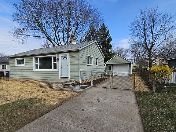 3rd image of 34934 Donnelly St
