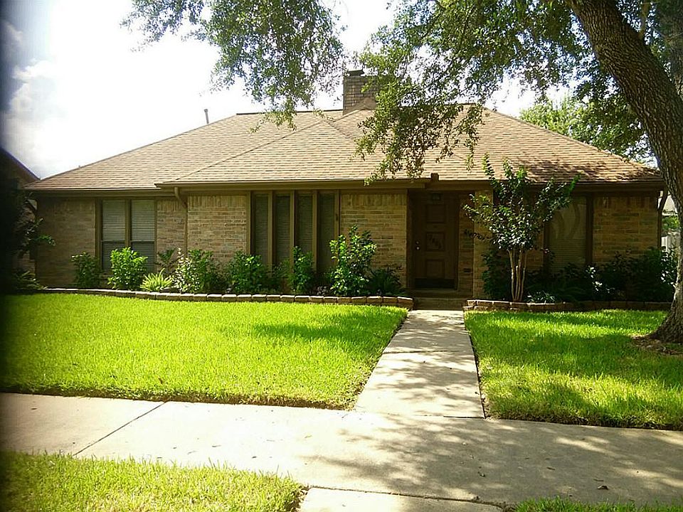 1st image of 2806 Green Fields Dr