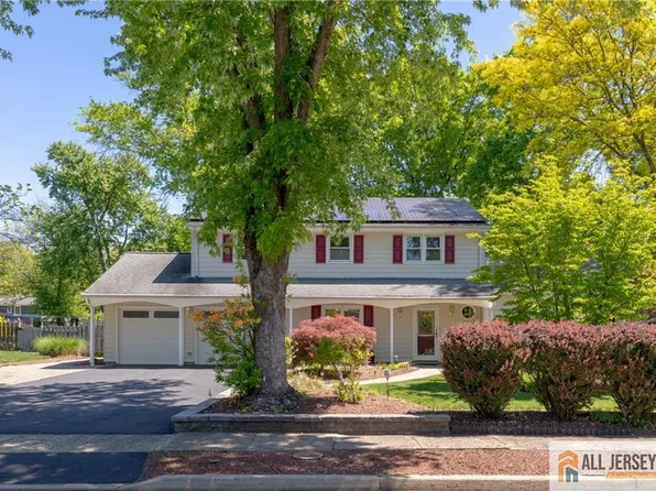 9 May Ct, Piscataway, NJ 08854