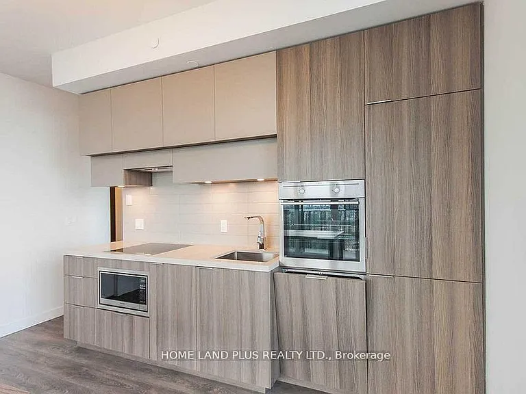 8 Eglinton Ave E #5111 — Photo 6