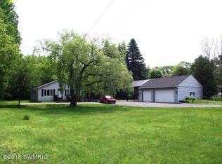 1040 N Jebavy Dr, Ludington, MI 49431