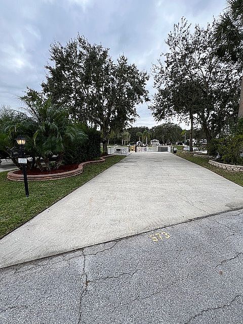 1st image of 573 Waterway Dr