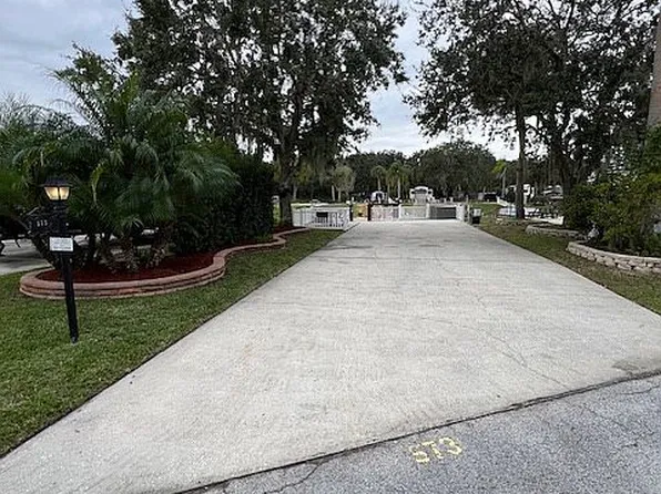573 Waterway Dr, Lake Wales, FL 33898