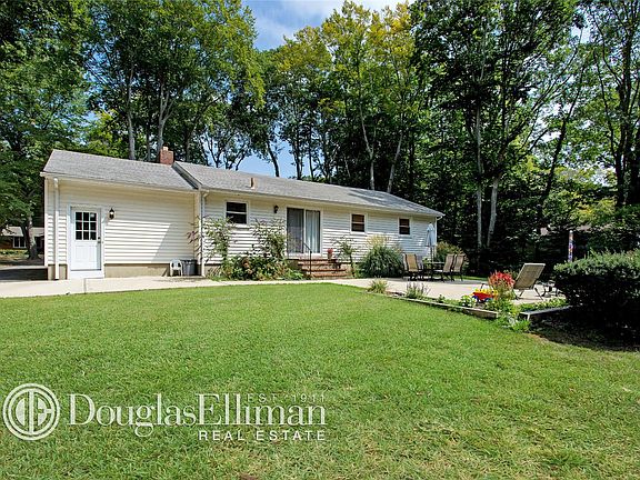 4th image of 255 Woodcliff Dr