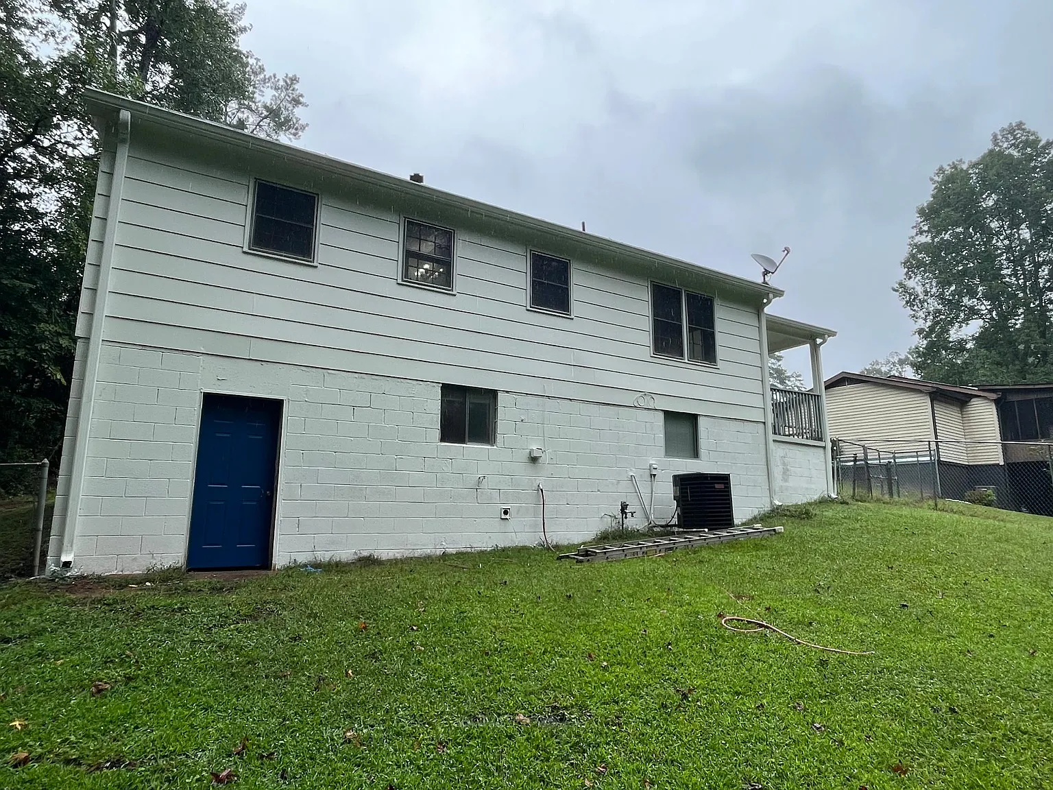3 bed, 1024 sqft, $1,550 — Photo 3