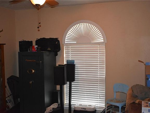 4th image of 264 Hillcrest Dr