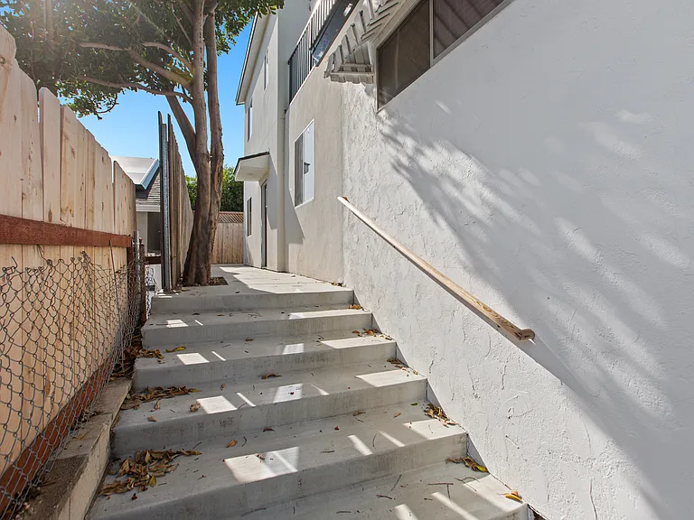 5042 54th St — Photo 22