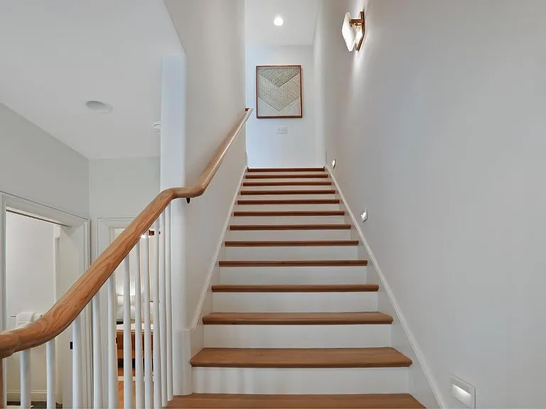 691 Eustace St — Photo 19