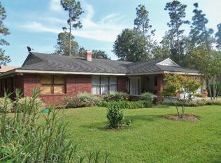 305 Grandview Ln, Carriere, MS 39426