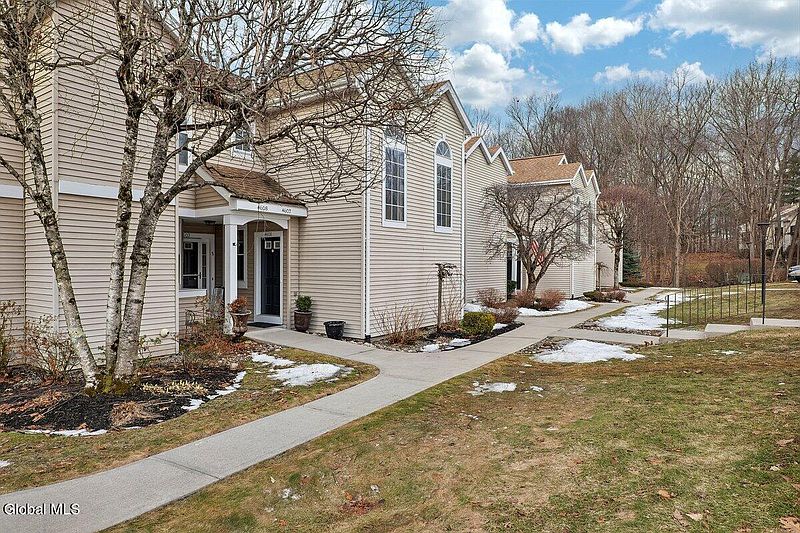 2nd image of 4602 S Foxwood Drive