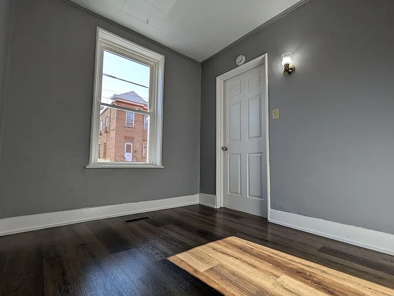 13 Hamilton St — Photo 5