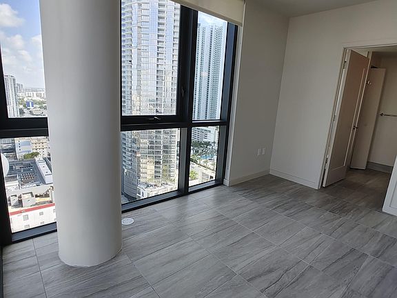 5th image of 50 NE 8th St #2909