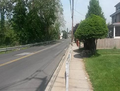 5th image of 102 Samsondale Ave