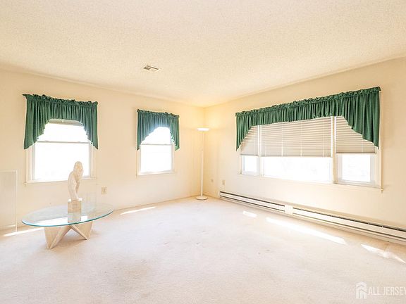 4th image of 487 Somerset Ln #N