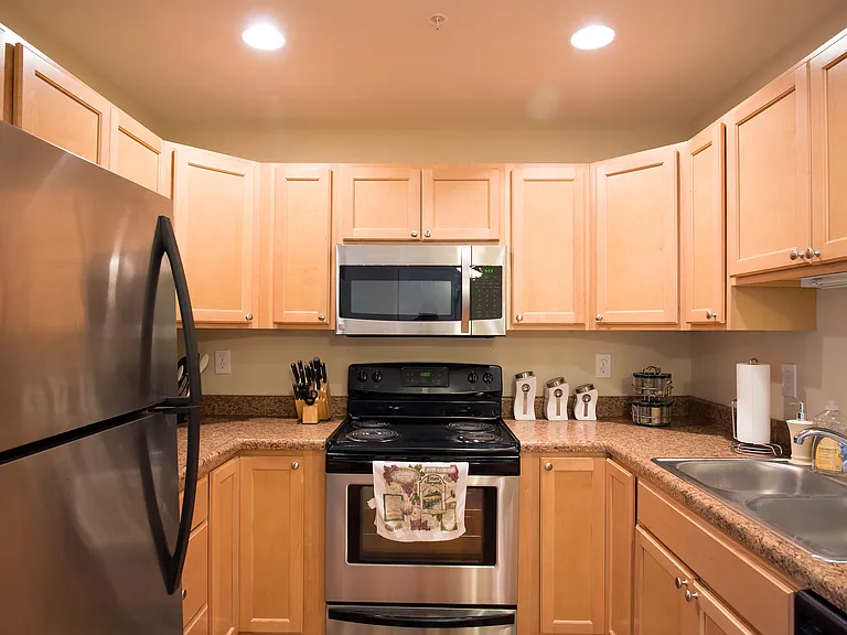 Kendall Square Apartments — Photo 3