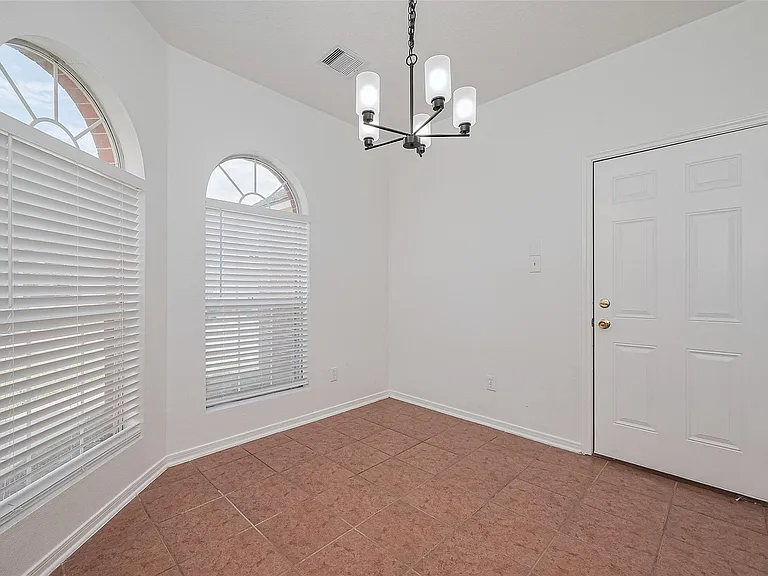 12230 Hawthorne Hill Cir — Photo 14