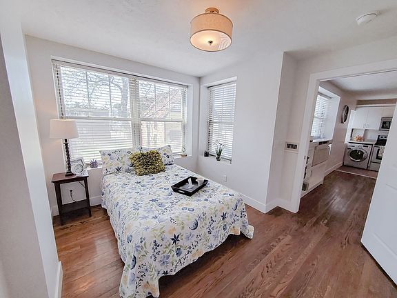 3rd image of 836 Park Ave #52597F187