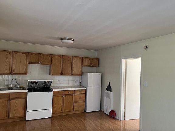 4th image of 617 N Rossmore Ave #208