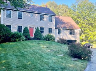 137 Hardy Rd, Falmouth, ME 04105