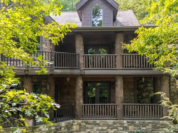 2670 Cedar Falls Way, Sevierville, TN 37862
